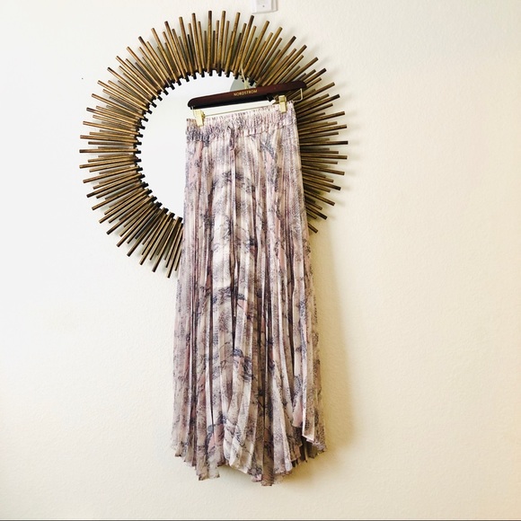 Olivaceous Maxi Skirt - Picture 2 of 5